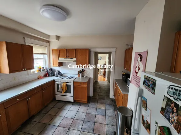 140 Brooks St #1T, Brighton, MA 02135