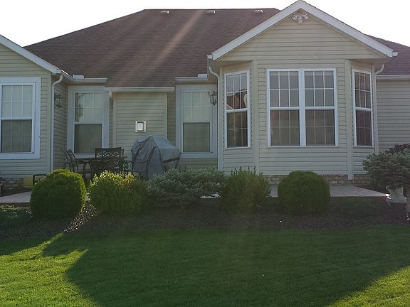 2nd image of 146 Canterbury Ct