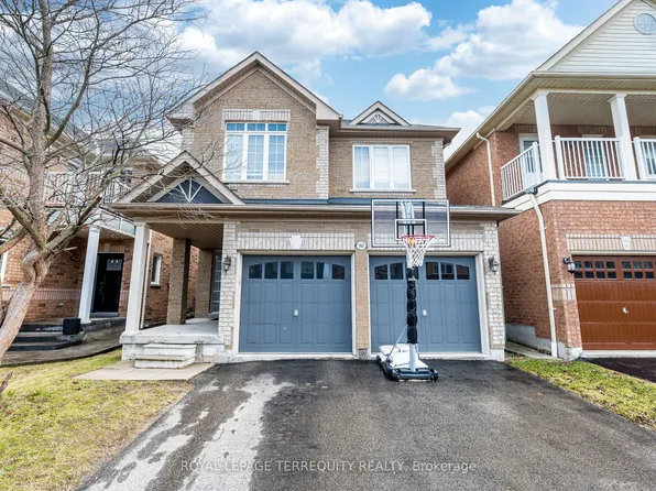 3926 Candlelight Dr, Mississauga, ON L5M 8B3