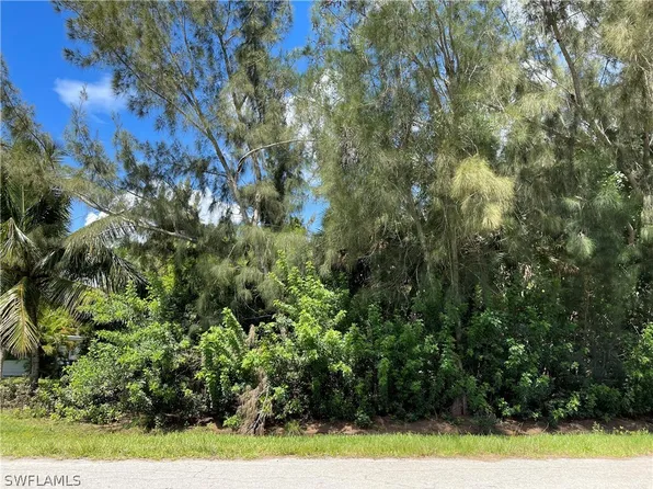 3532 Tropical Point Dr, Saint James City, FL 33956