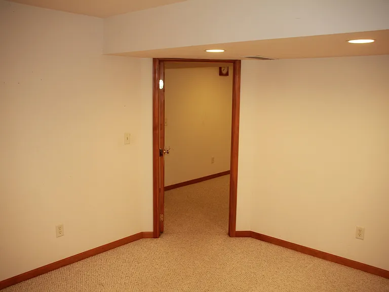 3125 Old Jamestown Rd — Photo 42