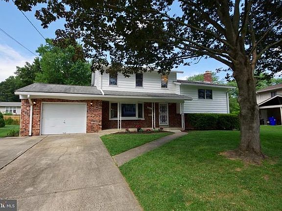 3rd image of 5407 Amberwood Ln