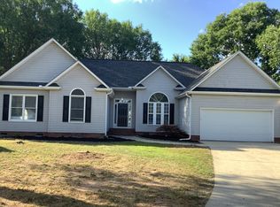 14 Irish Rose Ct, Simpsonville, SC 29681