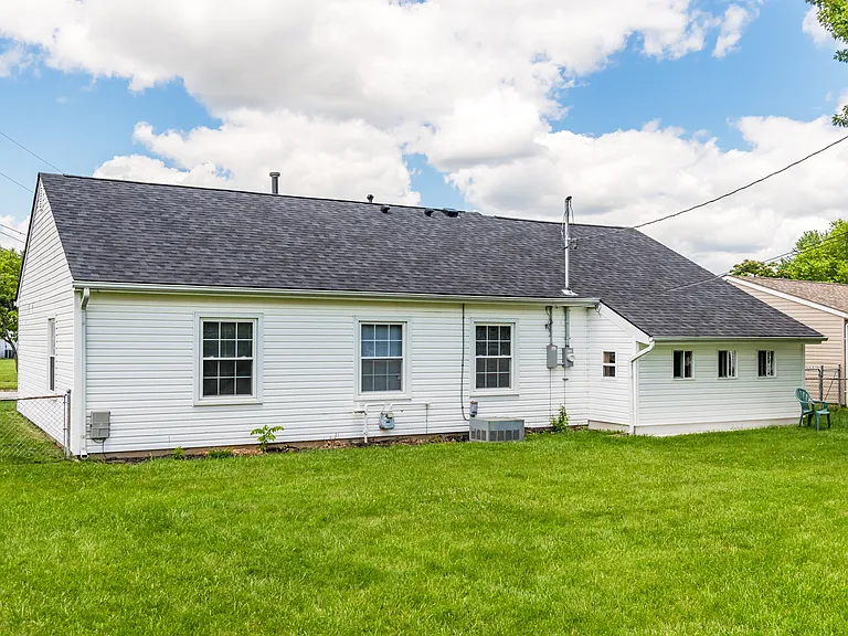 1331 Berwald Dr — Photo 3
