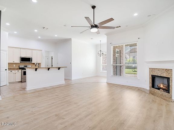4th image of 214 Lexi Falls Ln