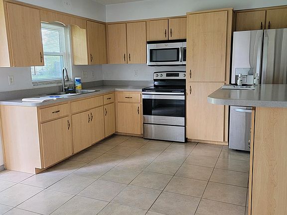 3rd image of 5951 SE 108th Pl