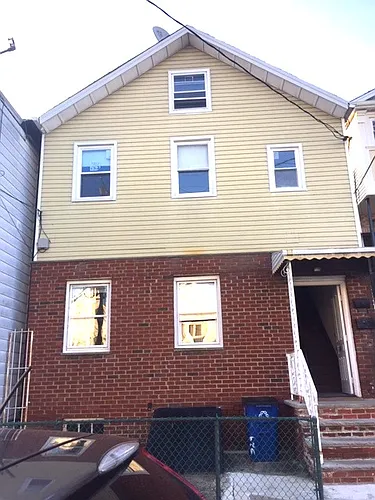 329-2 John St Photo 1