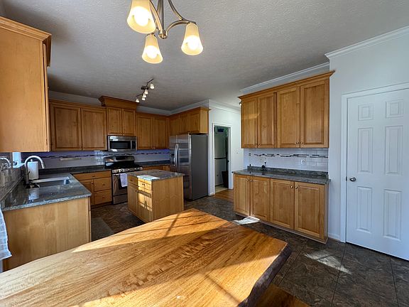 5th image of 307 Ludlow Dr