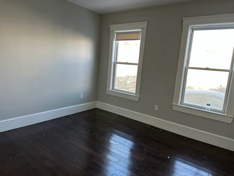 181 Chelsea St #1 — Photo 7