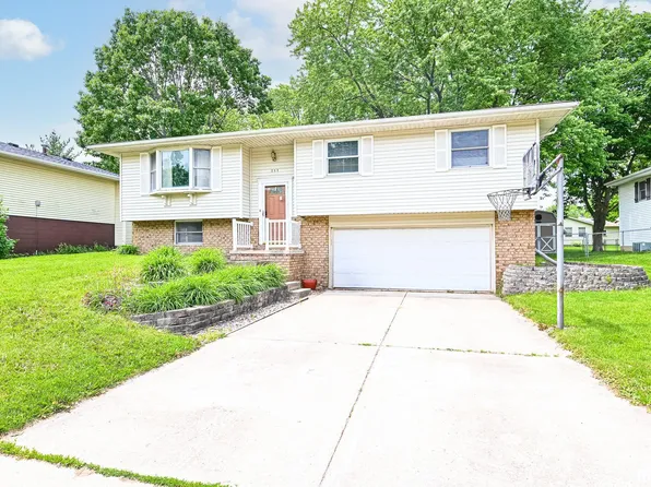 311 Juniper Ln, East Peoria, IL 61611