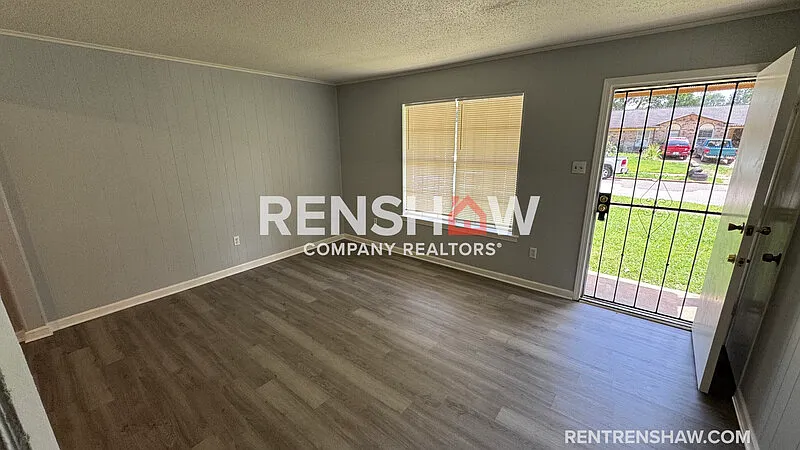3 bed, 1.0 bath, 1101 sqft, $995 — Photo 3