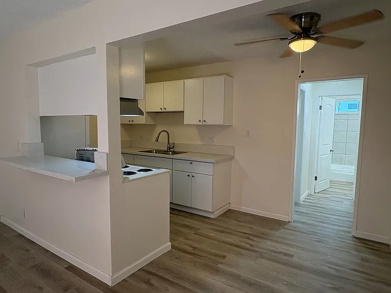 650 Linden Ave — Photo 7