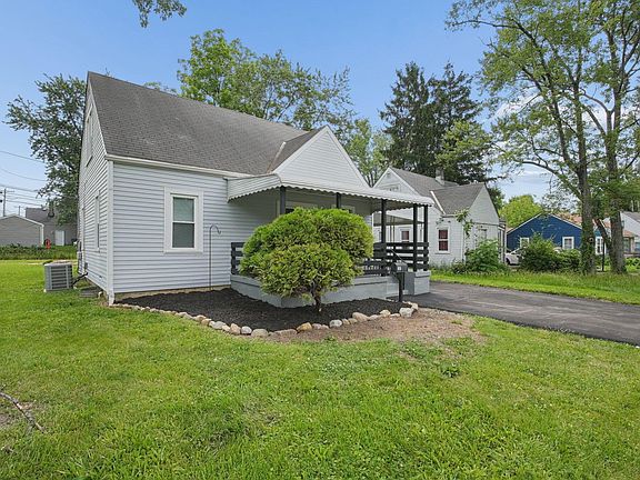 4th image of 1778 Brentnell Ave