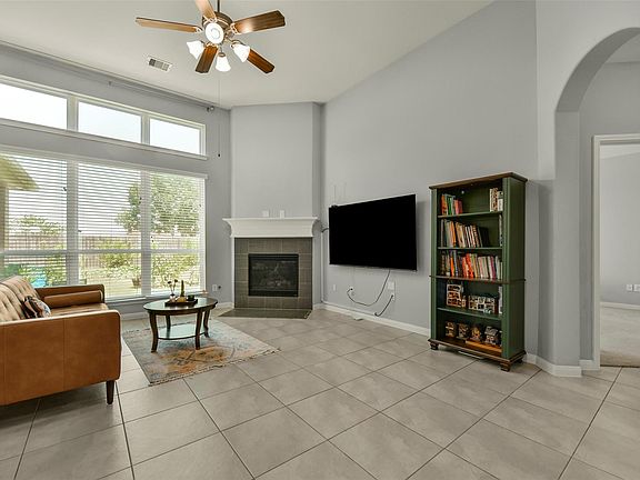 4th image of 1906 Dry Willow Ln