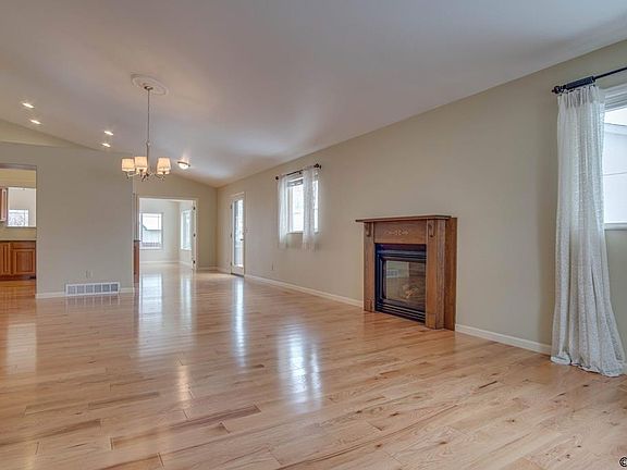 4th image of 576 Brookeway