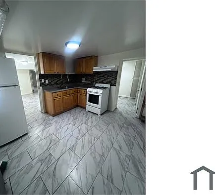 350 Riverdale Ave — Photo 4
