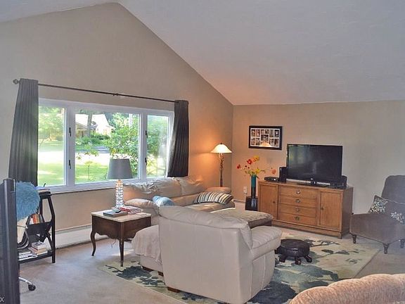 3rd image of 1028 Worton Park Dr