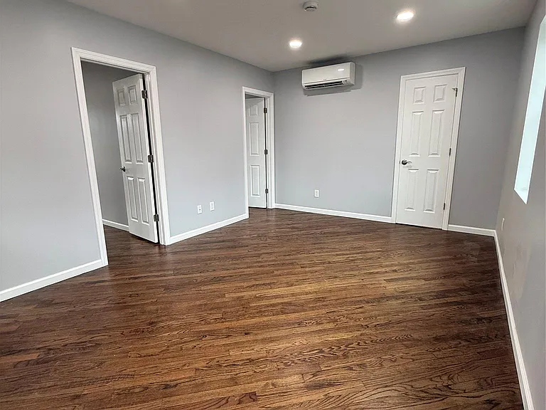 19 Lee Ave #2 — Photo 7