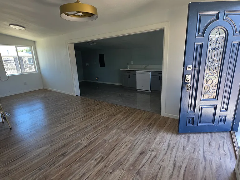 33930 Mission Trl — Photo 1