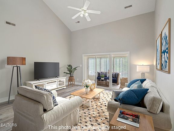 5th image of 300 Willington Pl