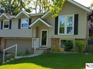 7707 Lantana Ct, La Vista, NE 68128