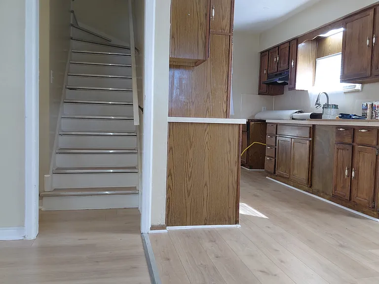 629 Buckingham Ave — Photo 3