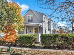 1579 Dewey Ave, Evanston, IL 60201