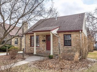 2829 E Allerton Ave, Saint Francis, WI 53235