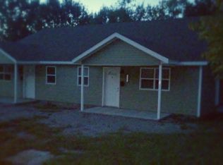 906 E College St, Marion, IL 62959