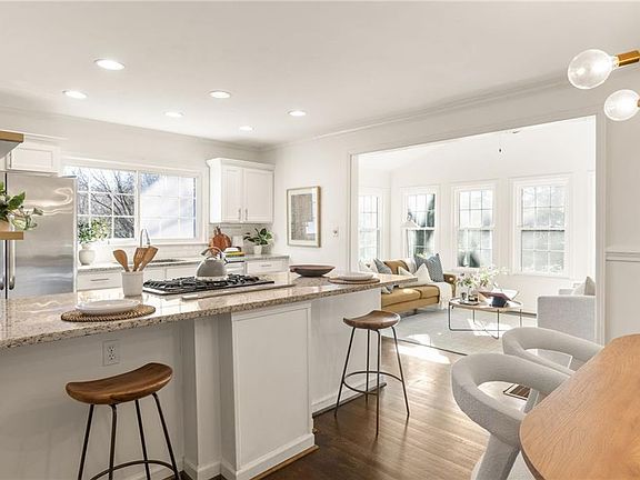 4th image of 1263 Skyhaven Rd