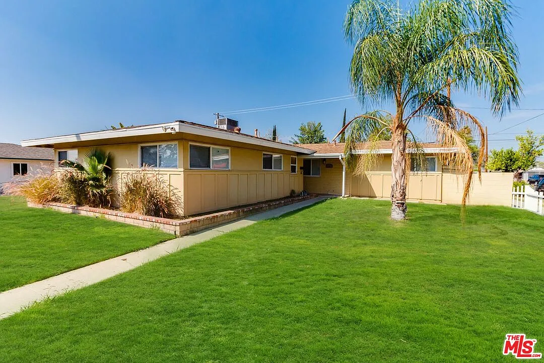 5 bed, 3.0 bath, 1736 sqft, $4,995 — Photo 1