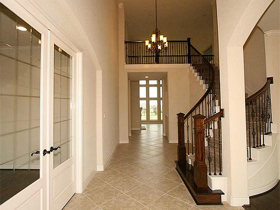 2nd image of 10310 Oliva View Ln