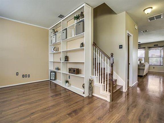 4th image of 207 Millington Trl
