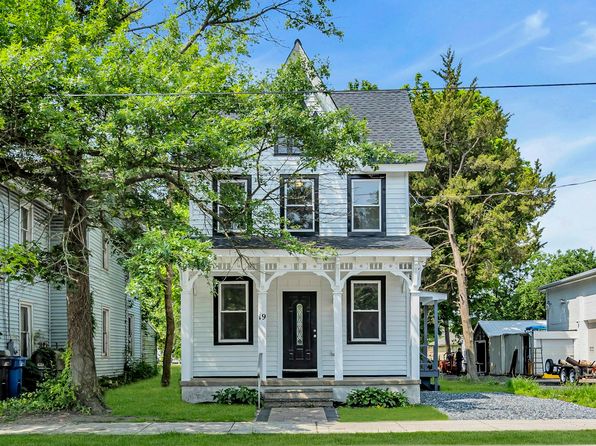 19 Main St