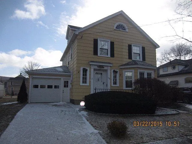 108 Princeton Ave photo 1