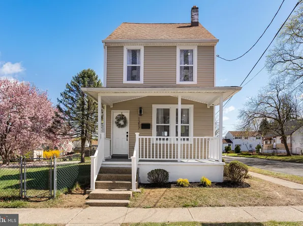 1217 Chestnut St, Burlington, NJ 08016