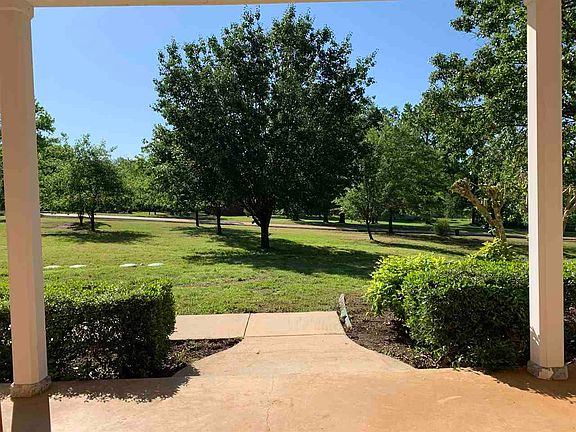 2nd image of 1705 Greenwood Dr
