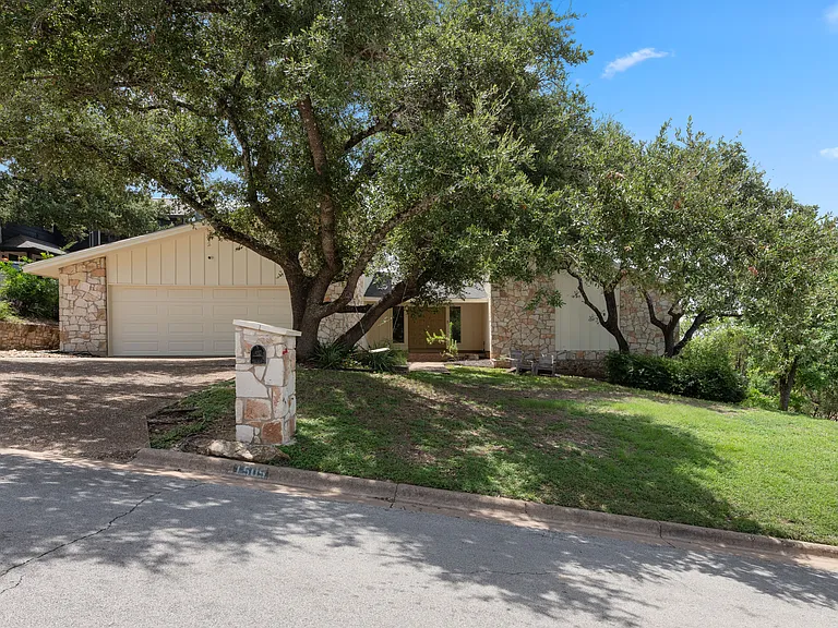1505 Quaker Ridge Dr — Photo 8