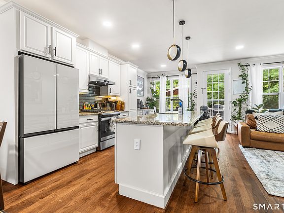 3rd image of 9 Bristol Terrace #9