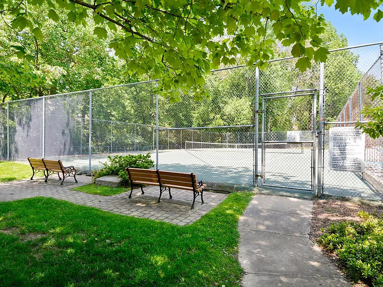 10412 Montrose Ave #202 — Photo 36