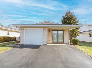 1079 Mohegan Ln, Schaumburg, IL 60193