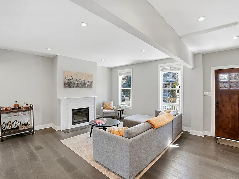 4222 34th St — Photo 7