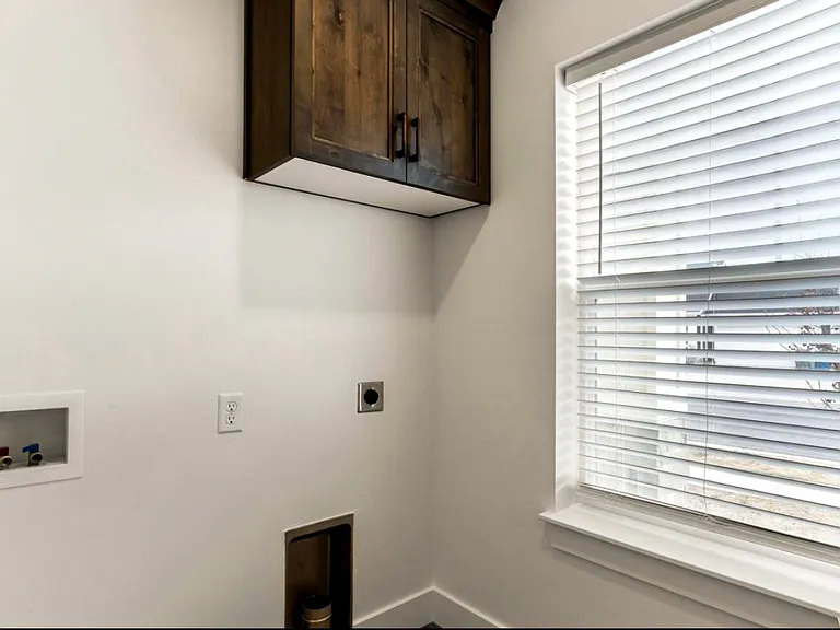 849 N 210 W — Photo 23