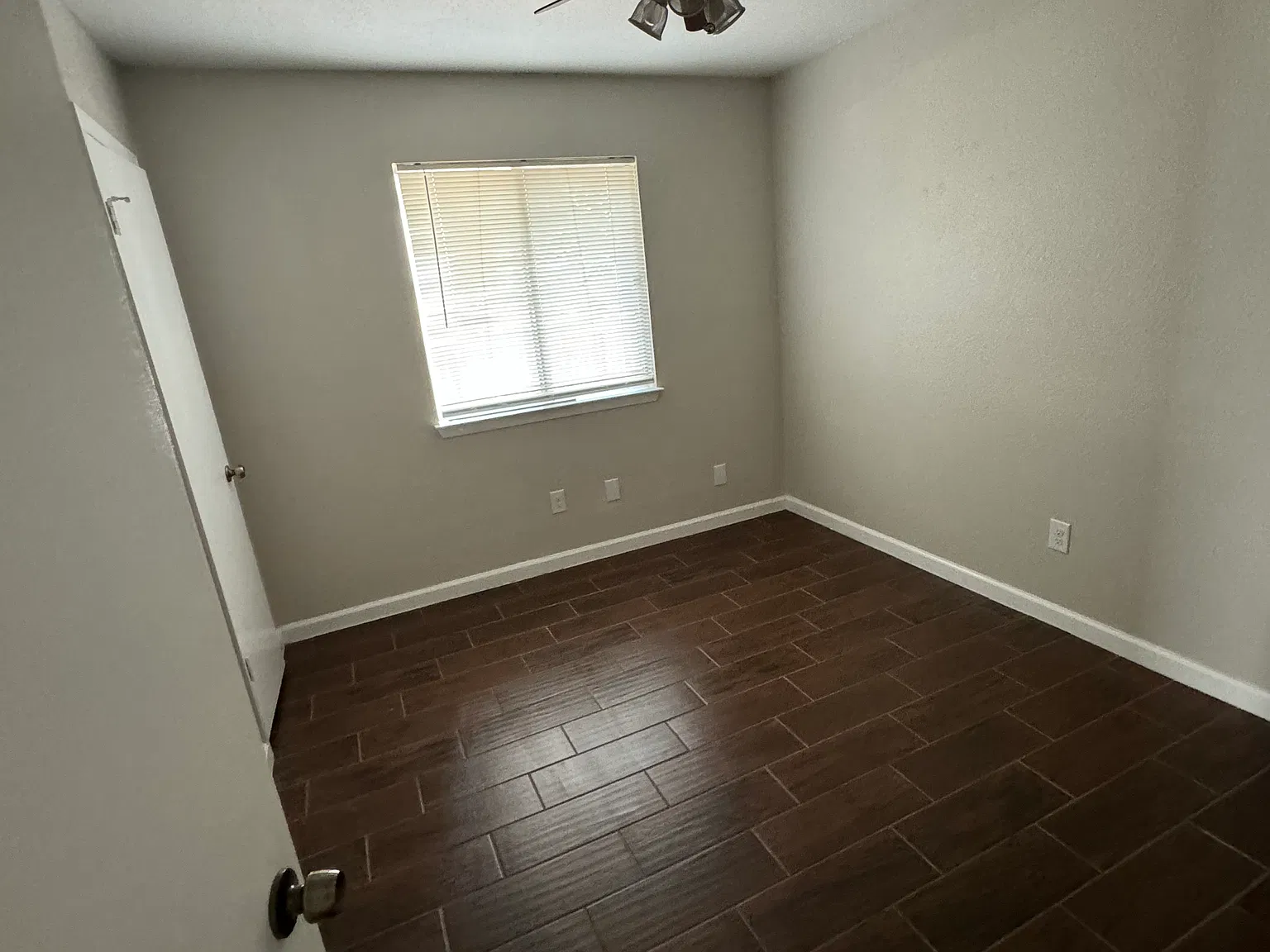 9210 Ridge Square St — Photo 4