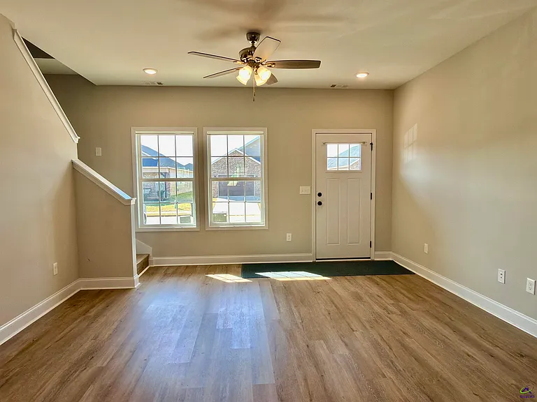 212 Beau Claire Cir — Photo 15