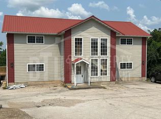 C 27 Notch Shopping Center Lane, Reeds Spring, MO 65737