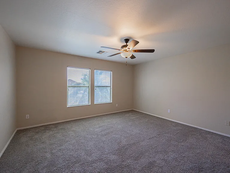 1861 E Patrick Ln — Photo 34