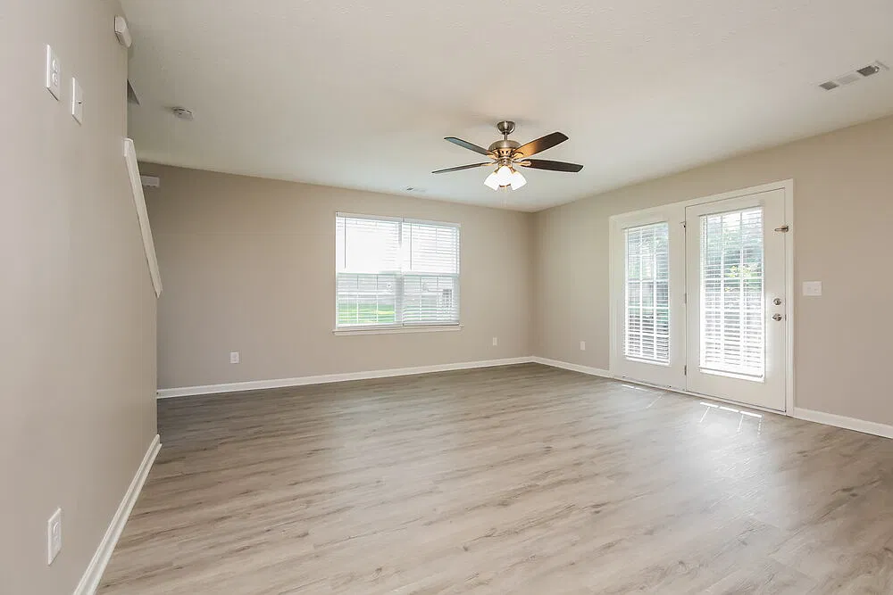 3 bed, 2.5 bath, 1815 sqft, $2,220 — Photo 4
