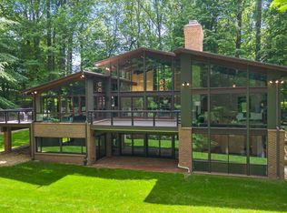 11212 W Montpelier Rd, Great Falls, VA 22066