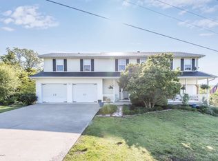 1668 Sky View Dr, Holts Summit, MO 65043